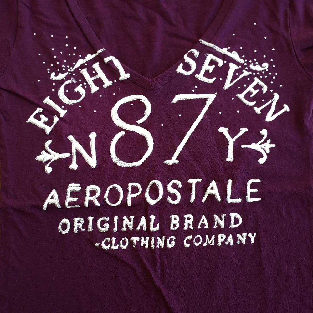 Aeropostale 87 NY Plum Purple V-neck T-shirt - Picture 2 of 4